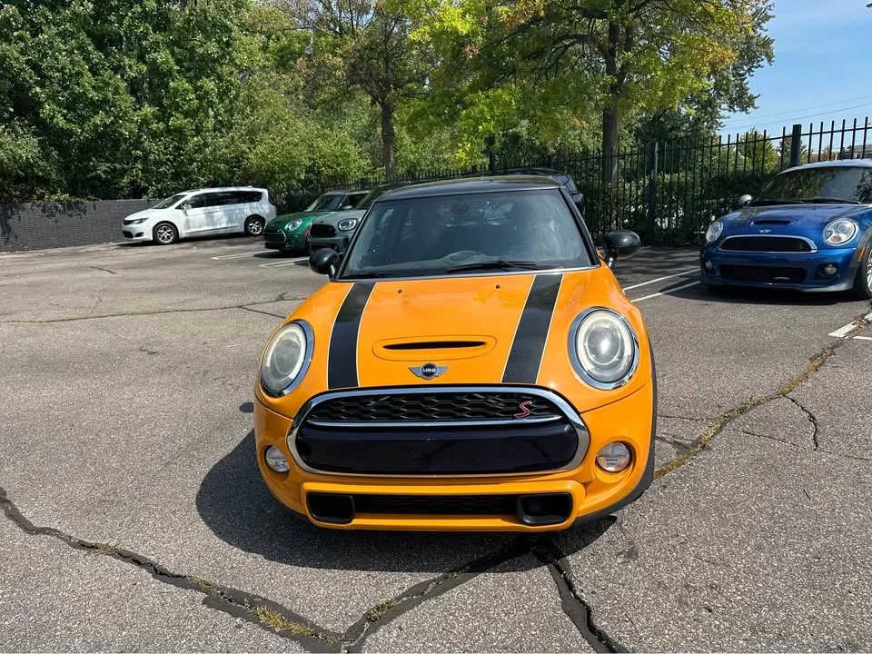 2014 Mini Mini 3rd Gen - Image 2 of 12