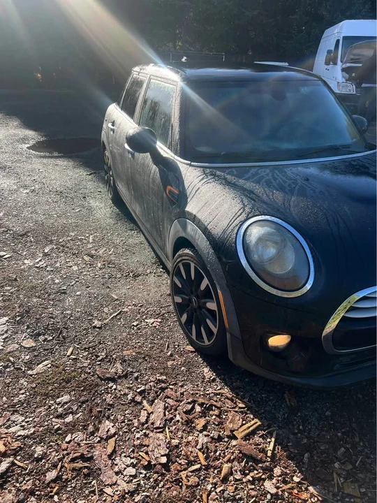 2014 Mini Mini 3rd Gen - Image 2 of 9
