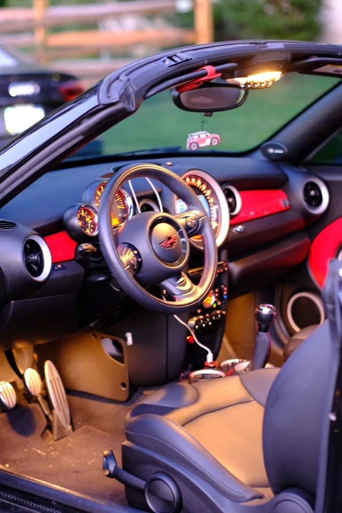 2014 Mini Coupe & Roadster - Image 14 of 18