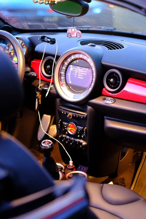 2014 Mini Coupe & Roadster - Image 16 of 18
