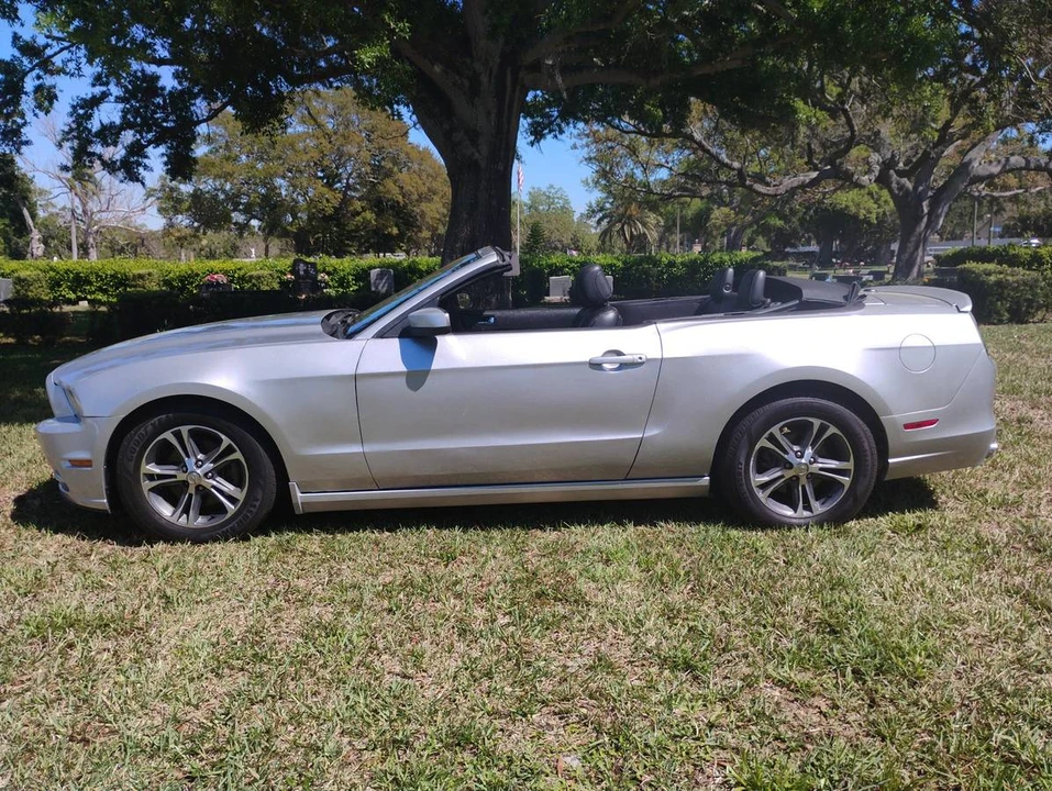 2014 Ford S197 Mustang - Image 2 of 20