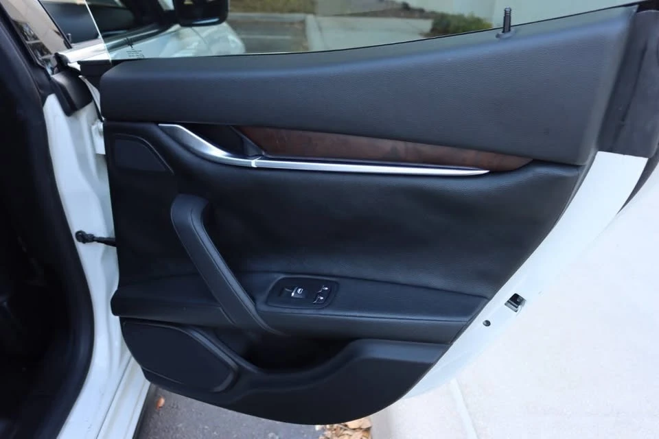 2014 Maserati Ghibli 3rd Gen - Image 15 of 20