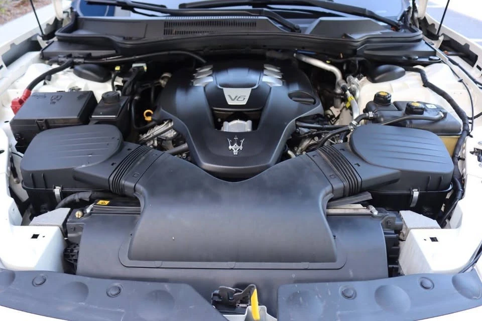 2014 Maserati Ghibli 3rd Gen - Image 19 of 20