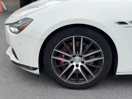 2014 Maserati Ghibli 3rd Gen - Image 9 of 12