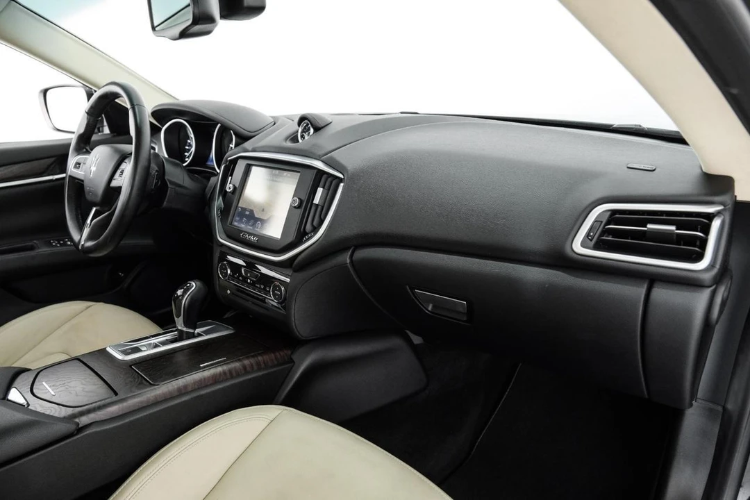 2014 Maserati Ghibli 3rd Gen - Image 11 of 31