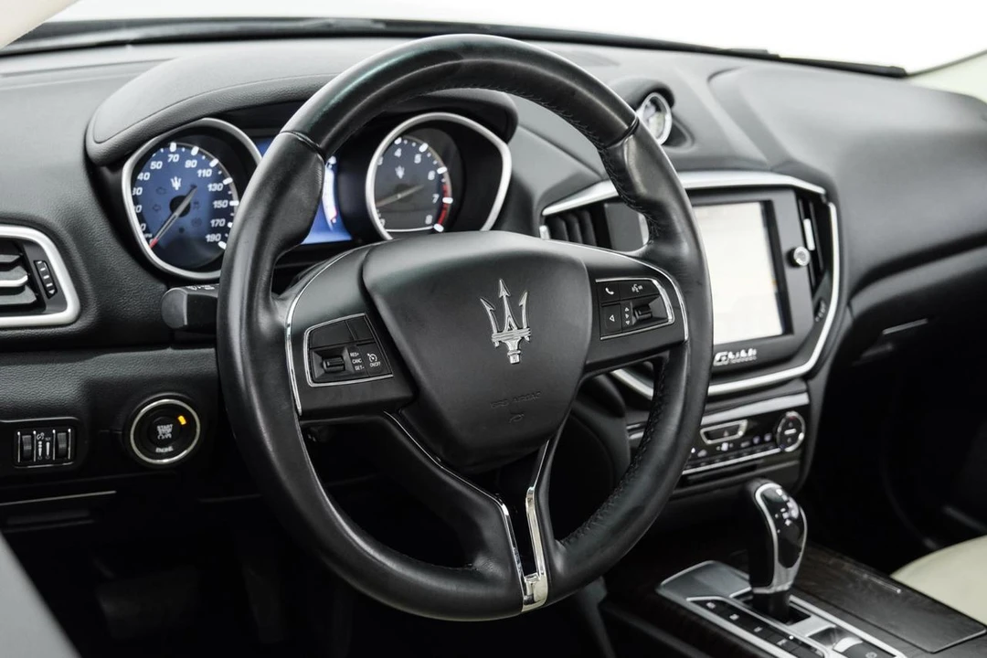 2014 Maserati Ghibli 3rd Gen - Image 13 of 31