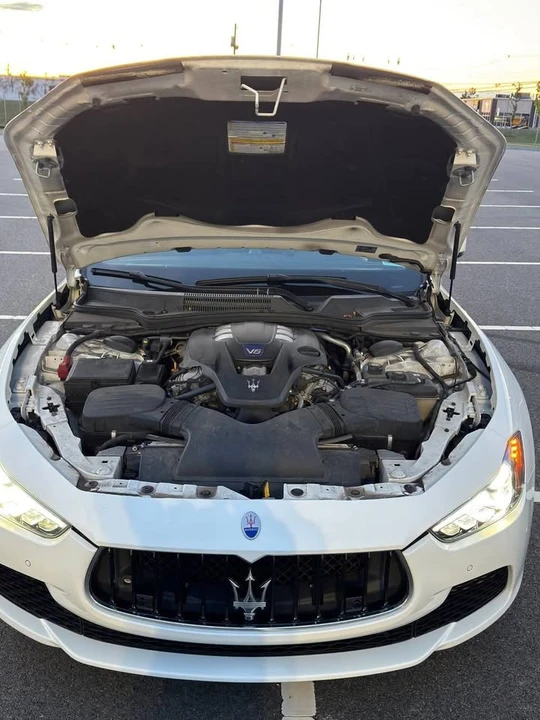 2014 Maserati Ghibli 3rd Gen - Image 14 of 17