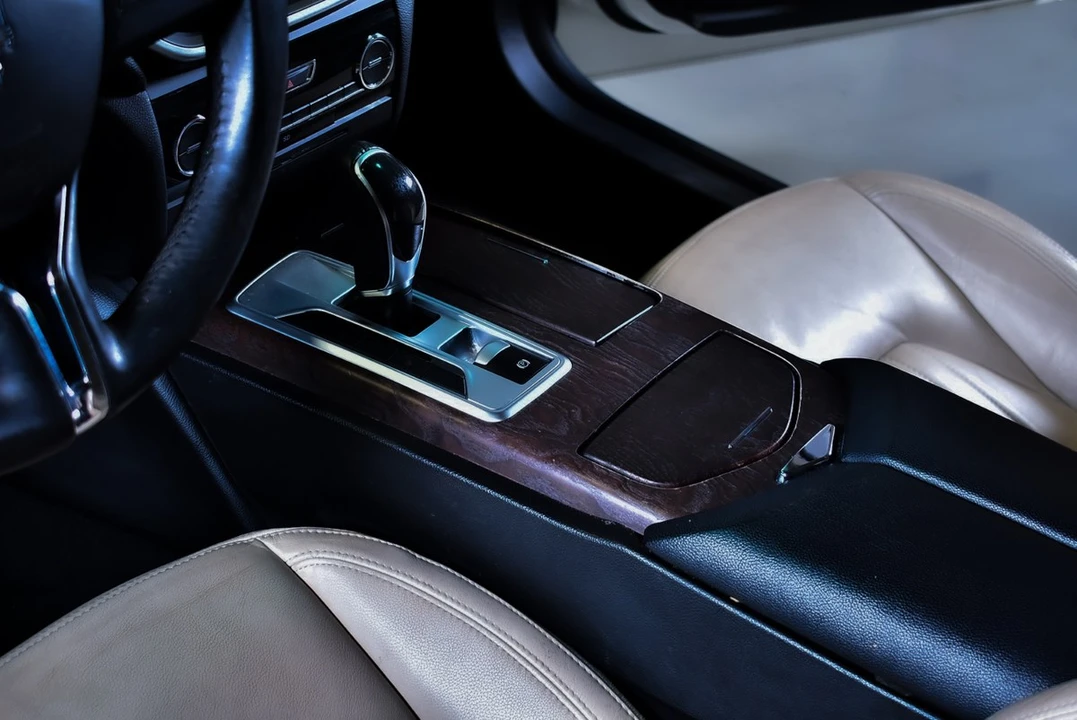 2014 Maserati Ghibli 3rd Gen - Image 28 of 30
