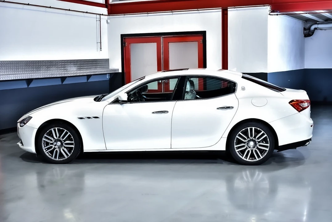 2014 Maserati Ghibli 3rd Gen - Image 21 of 30