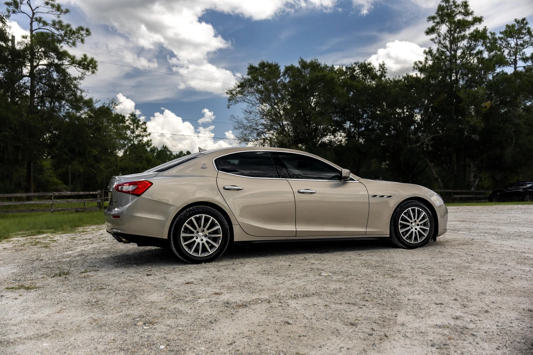 2014 Maserati Ghibli 3rd Gen - Image 24 of 31