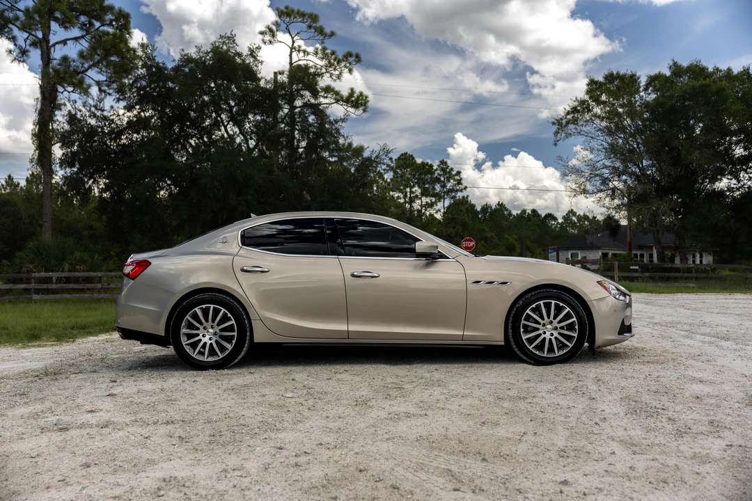 2014 Maserati Ghibli 3rd Gen - Image 25 of 31