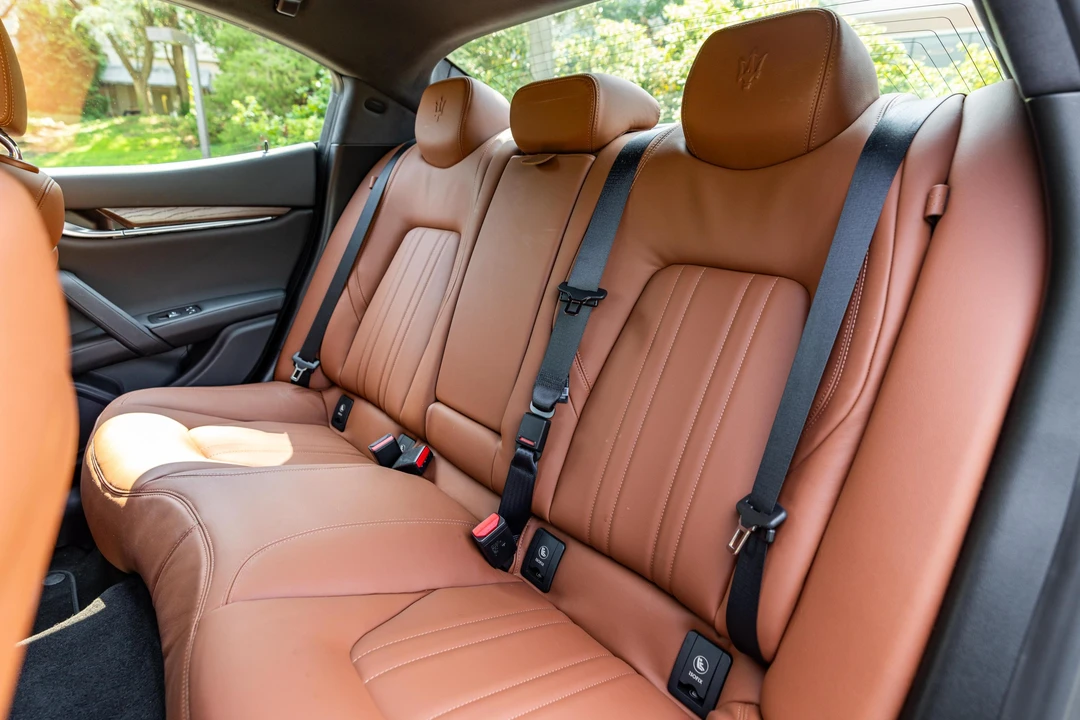 2014 Maserati Ghibli 3rd Gen - Image 28 of 31