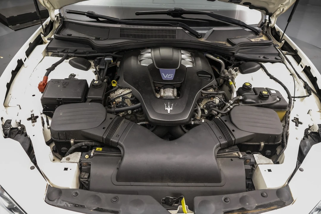 2014 Maserati Ghibli 3rd Gen - Image 26 of 30