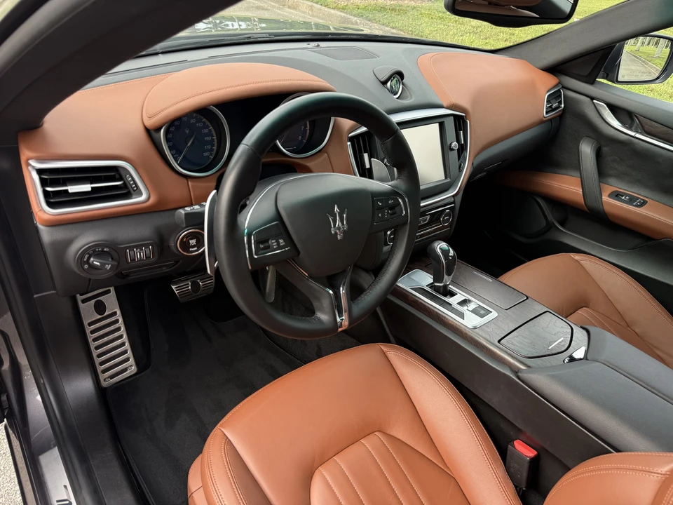 2014 Maserati Ghibli 3rd Gen - Image 16 of 31
