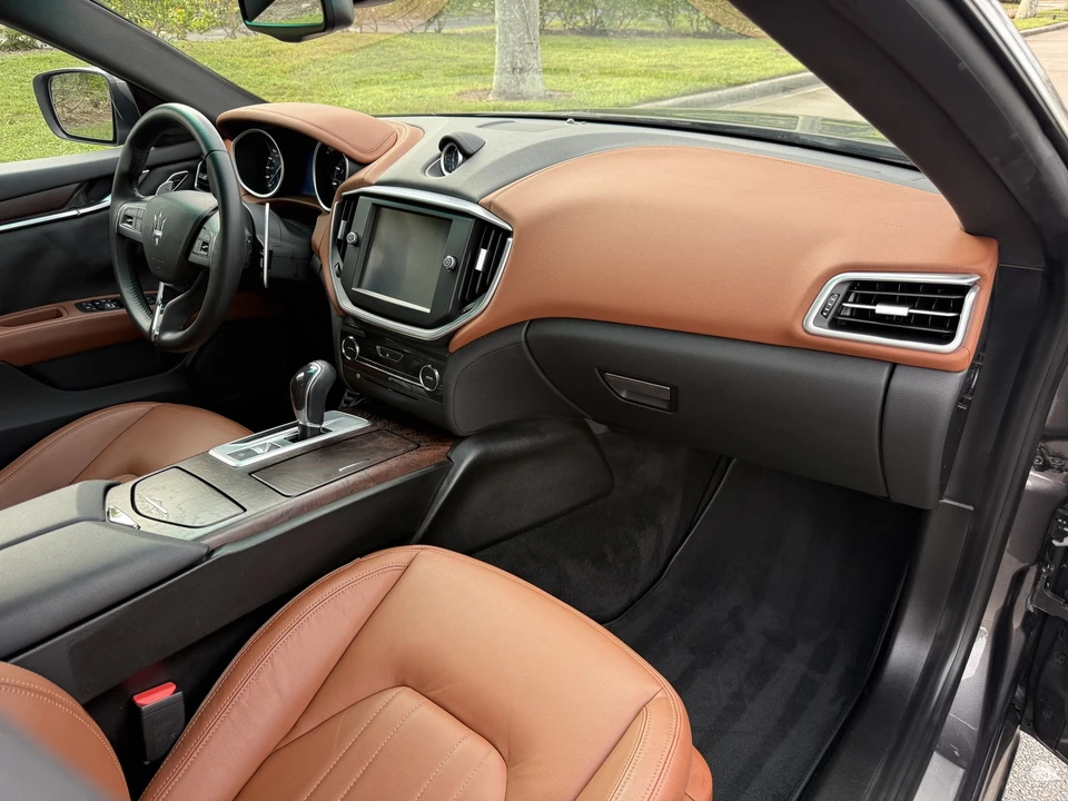 2014 Maserati Ghibli 3rd Gen - Image 18 of 31