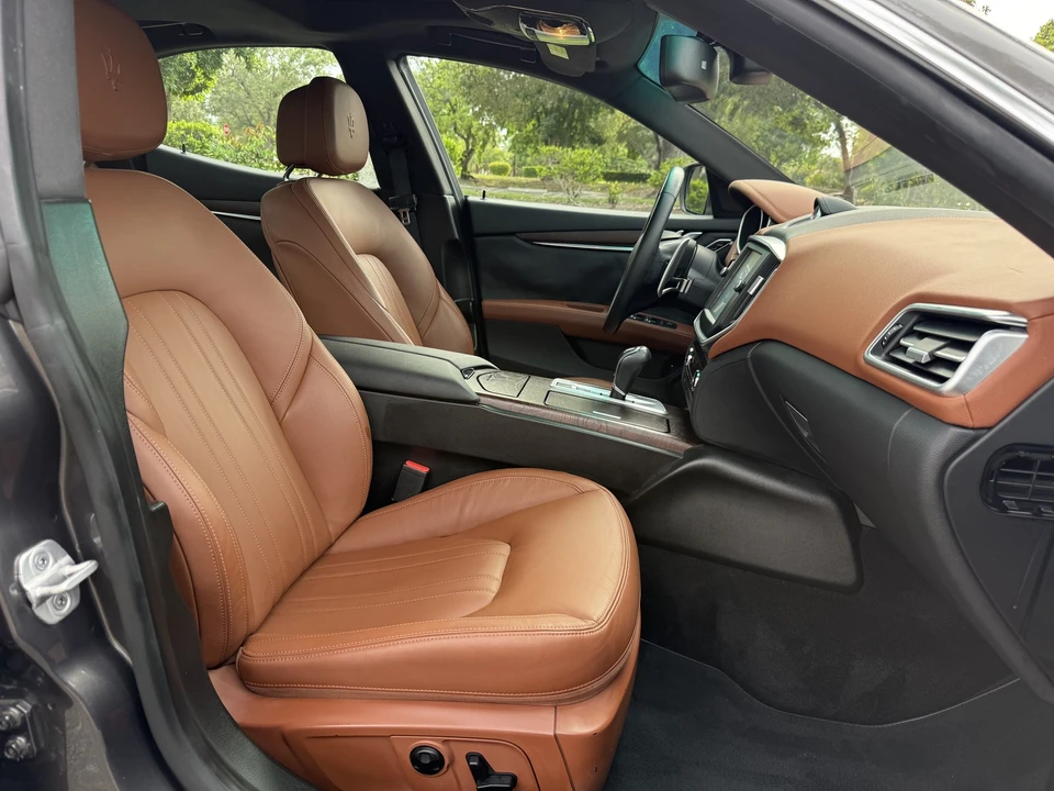2014 Maserati Ghibli 3rd Gen - Image 17 of 31
