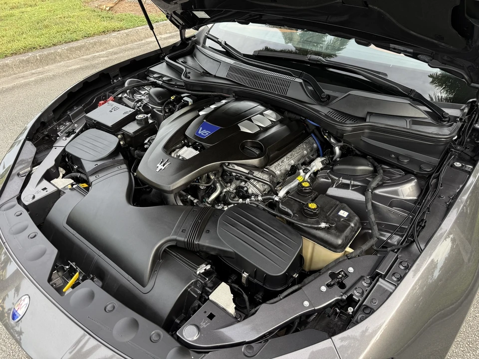 2014 Maserati Ghibli 3rd Gen - Image 24 of 31