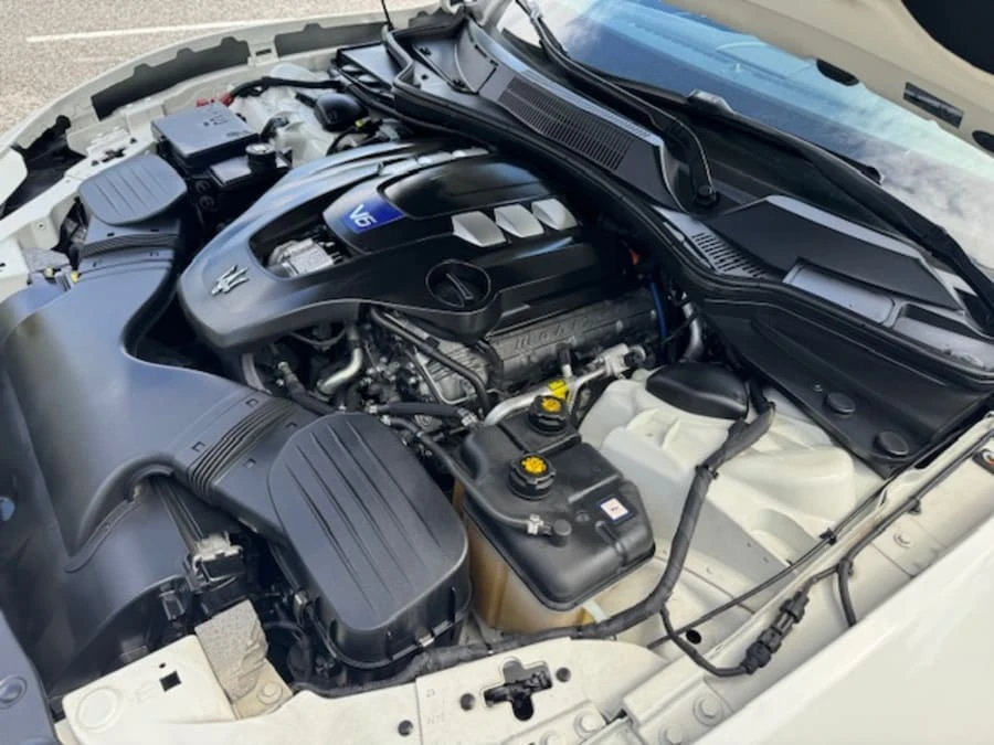 2014 Maserati Ghibli 3rd Gen - Image 12 of 26