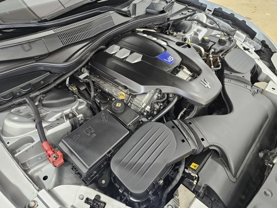 2014 Maserati Ghibli 3rd Gen - Image 11 of 12