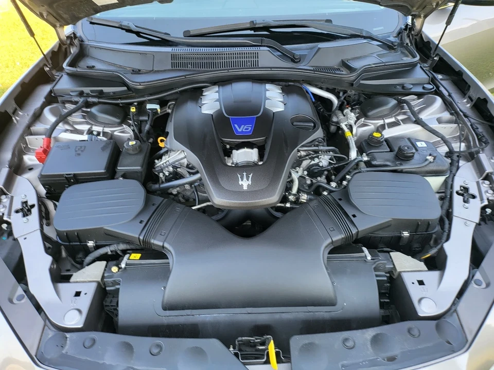 2014 Maserati Ghibli 3rd Gen - Image 18 of 21