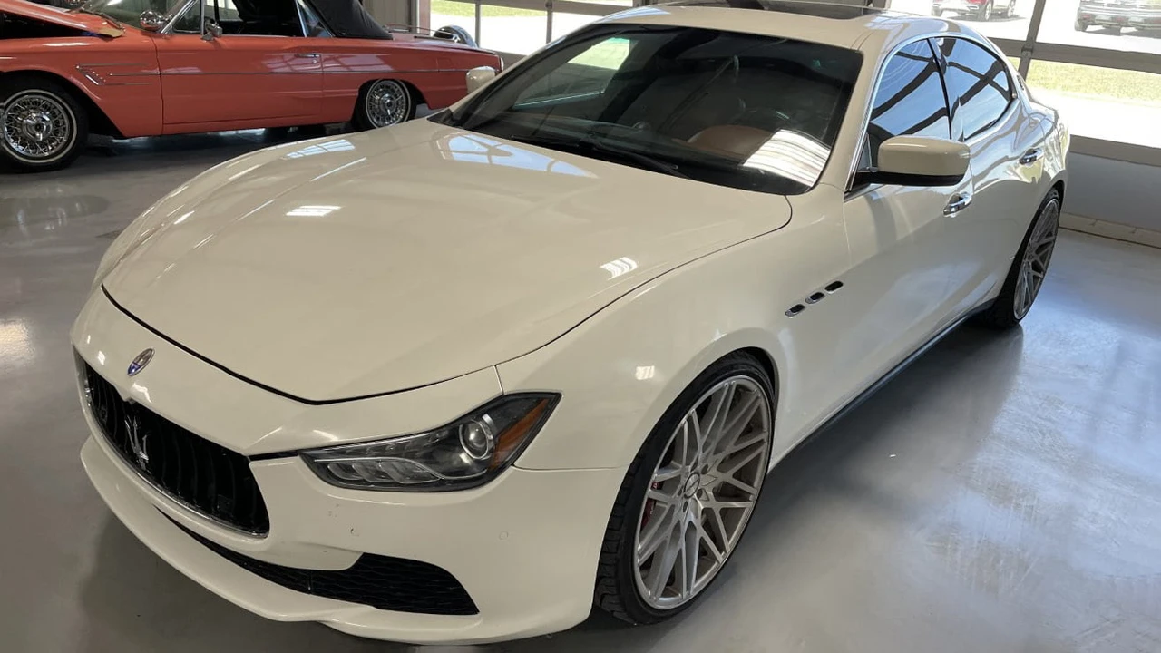 2014 Maserati Ghibli 3rd Gen - Image 9 of 12