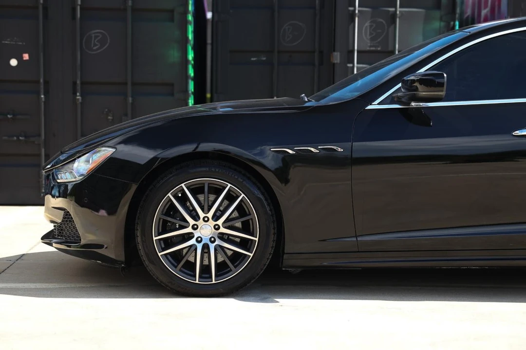 2014 Maserati Ghibli 3rd Gen - Image 25 of 31