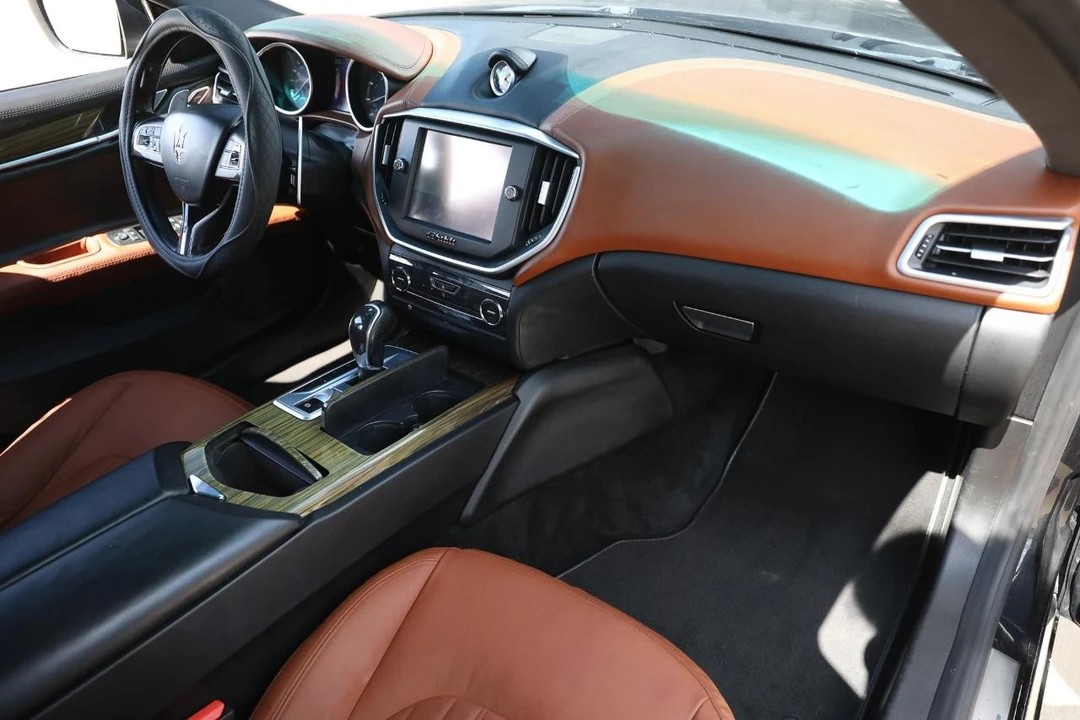 2014 Maserati Ghibli 3rd Gen - Image 16 of 31