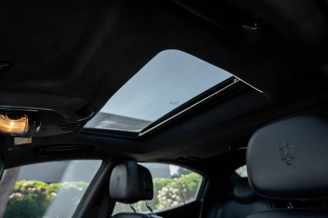 2014 Maserati Ghibli 3rd Gen - Image 15 of 18