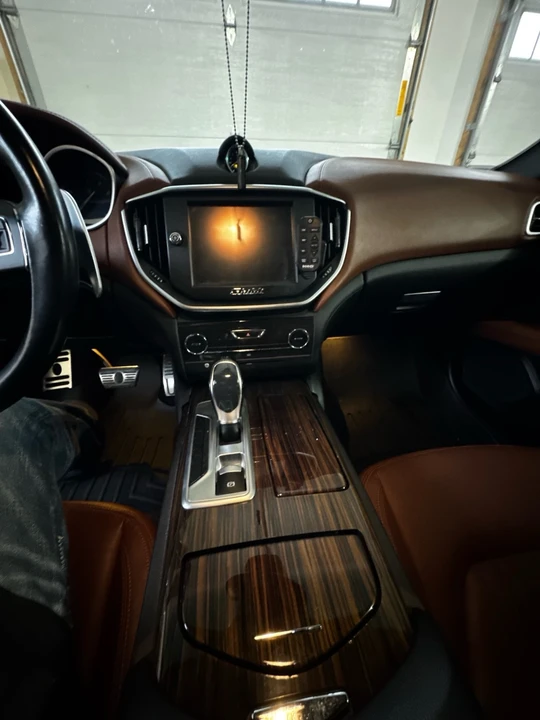 2014 Maserati Ghibli 3rd Gen - Image 9 of 12