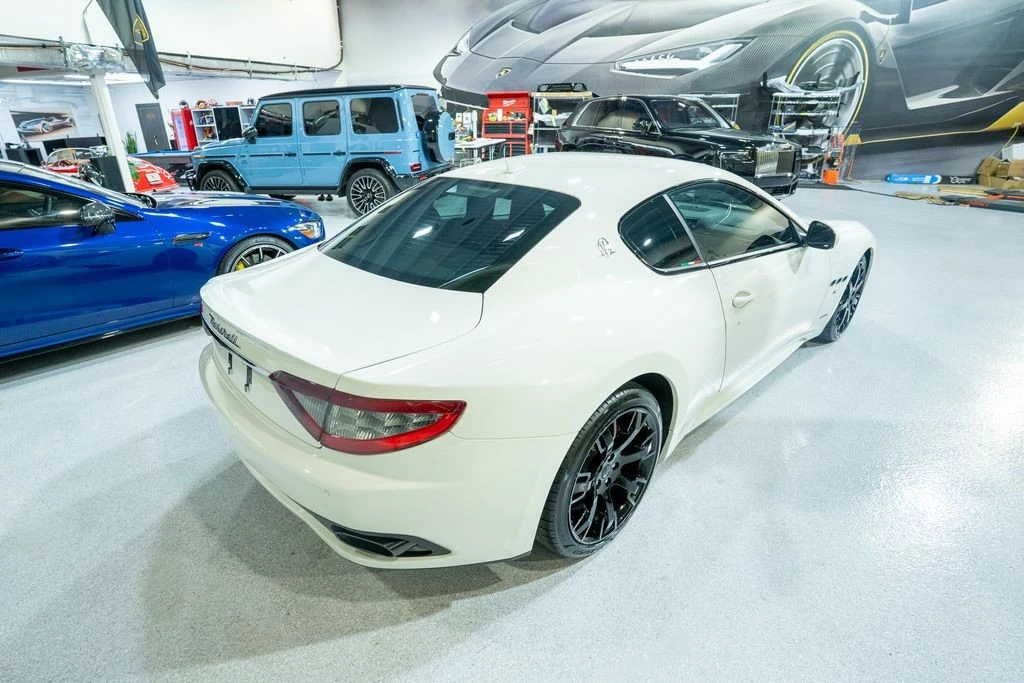 2014 Maserati GranTurismo 1st Gen - Image 21 of 31