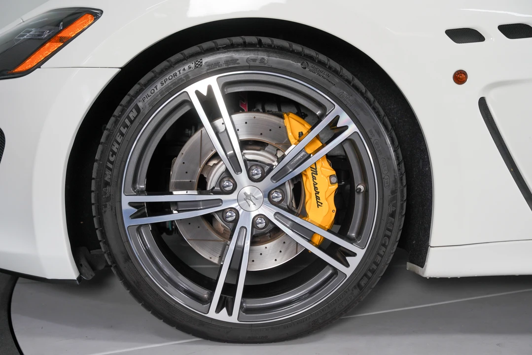 2014 Maserati GranTurismo MC Stradale - Image 15 of 31