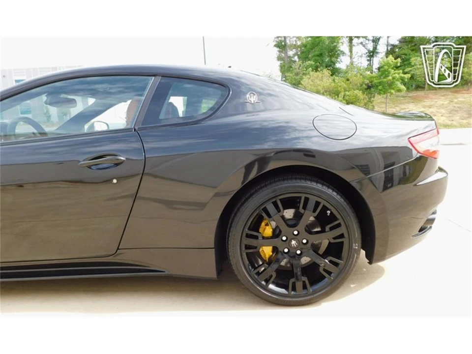 2014 Maserati GranTurismo 1st Gen - Image 15 of 31