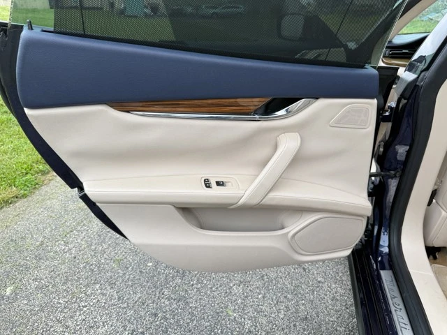 2014 Maserati Quattroporte 6th Gen - Image 23 of 31