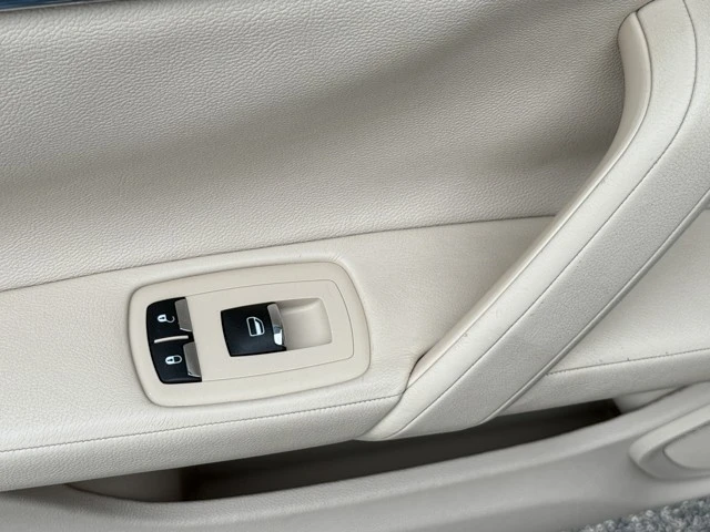 2014 Maserati Quattroporte 6th Gen - Image 24 of 31