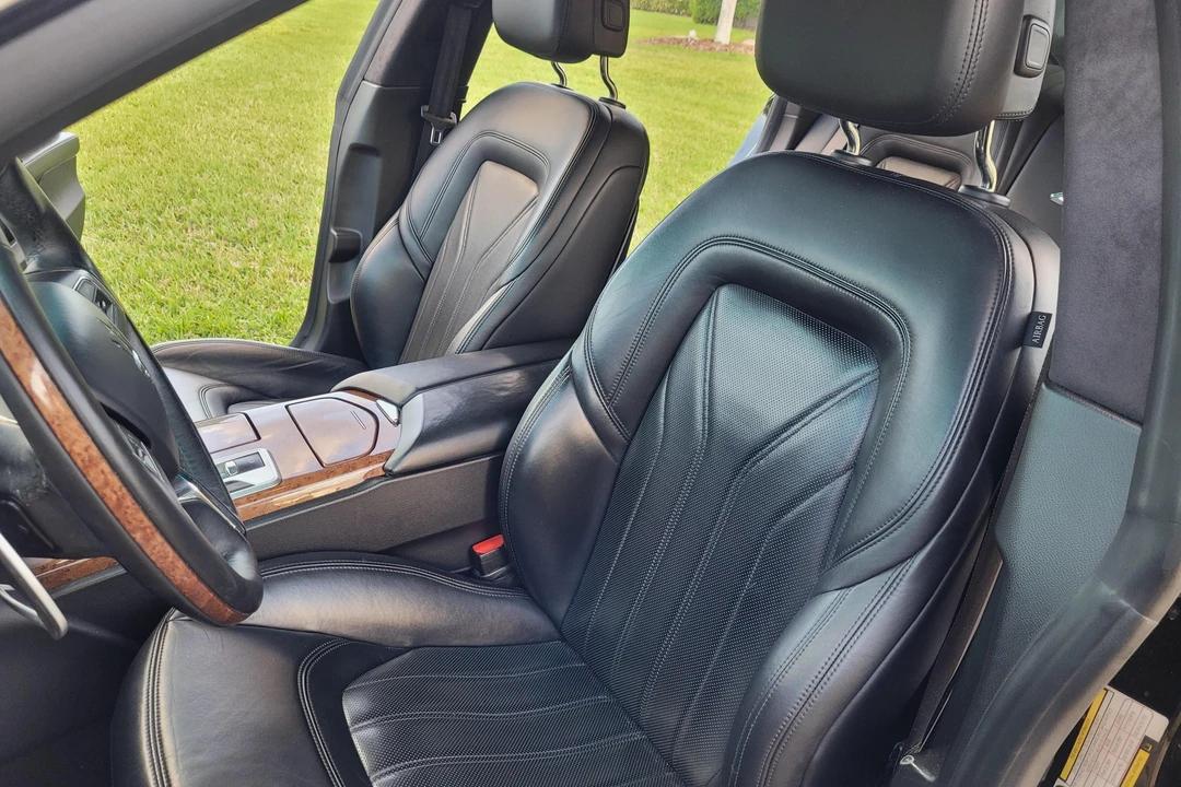 2014 Maserati Quattroporte 6th Gen - Image 30 of 31