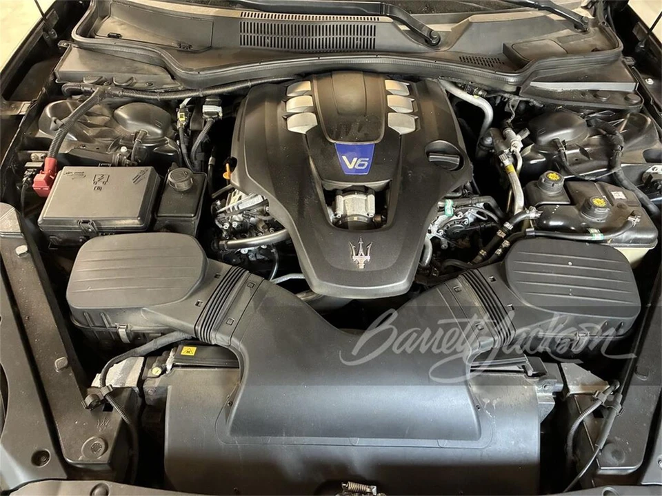 2014 Maserati Quattroporte 6th Gen - Image 5 of 5