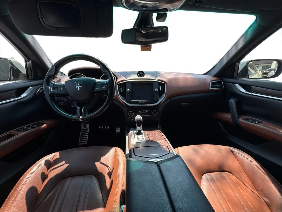2014 Maserati Ghibli 3rd Gen - Image 17 of 18