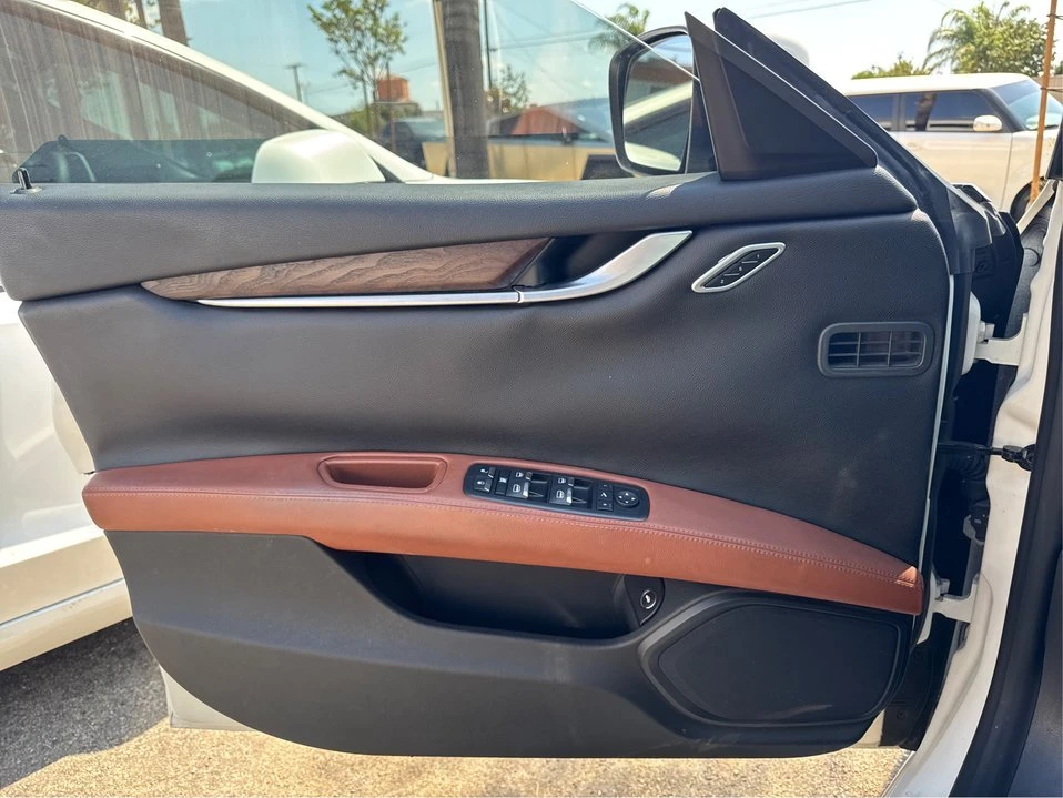 2014 Maserati Ghibli 3rd Gen - Image 16 of 18