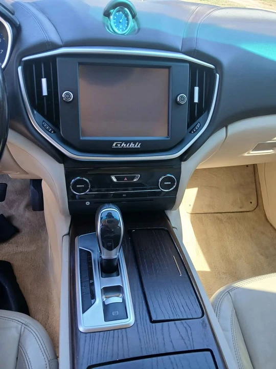 2014 Maserati Ghibli 3rd Gen - Image 13 of 16