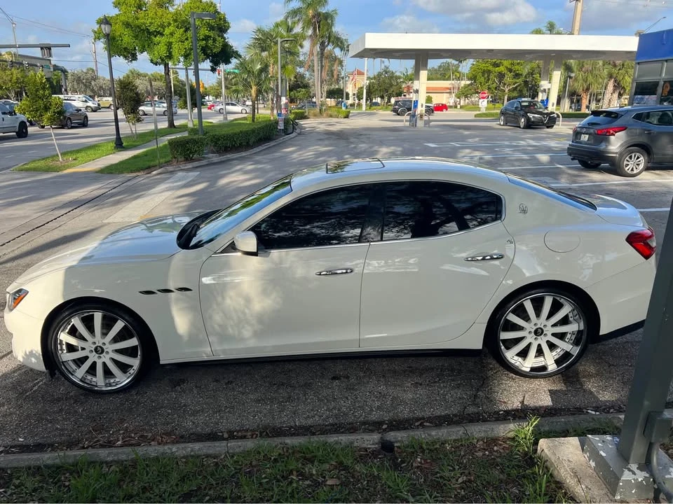 2014 Maserati Ghibli 3rd Gen - Image 10 of 16