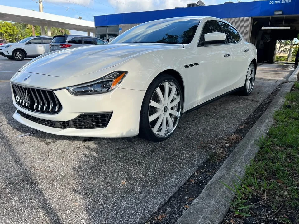 2014 Maserati Ghibli 3rd Gen - Image 12 of 16