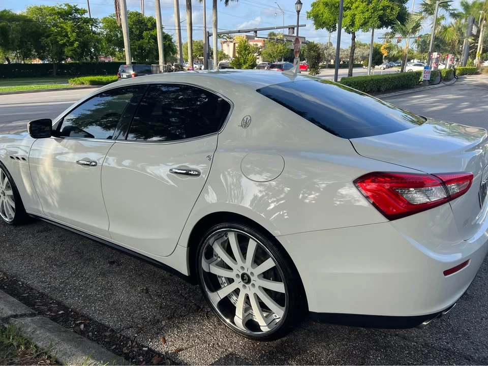 2014 Maserati Ghibli 3rd Gen - Image 11 of 16