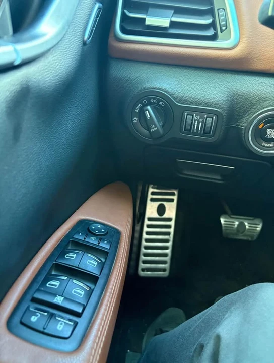 2014 Maserati Ghibli 3rd Gen - Image 11 of 15