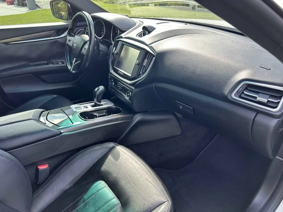 2014 Maserati Ghibli 3rd Gen - Image 14 of 17
