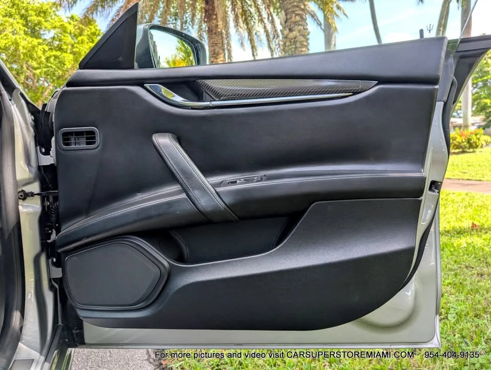2014 Maserati Quattroporte 6th Gen - Image 9 of 19