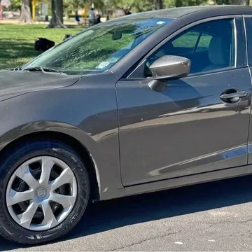 2014 Mazda Mazda3 i Touring Sedan 4D