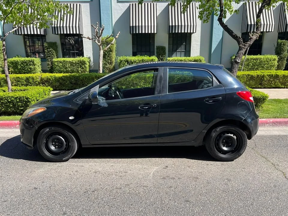 2014 Mazda Mazda 2 2nd Gen - Image 8 of 15