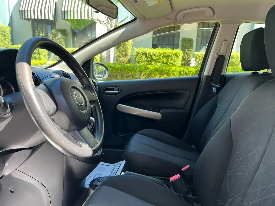 2014 Mazda Mazda 2 2nd Gen - Image 11 of 15