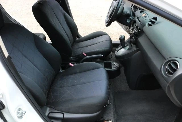 2014 Mazda Mazda 2 2nd Gen - Image 11 of 12