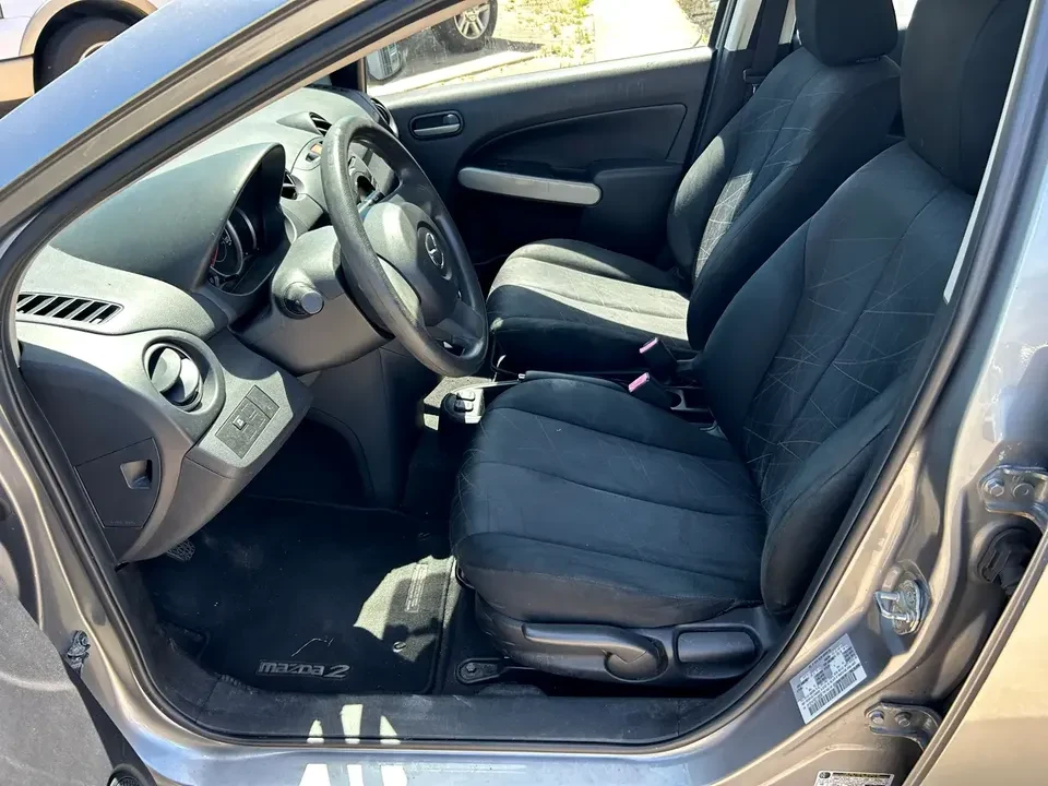 2014 Mazda Mazda 2 2nd Gen - Image 7 of 19